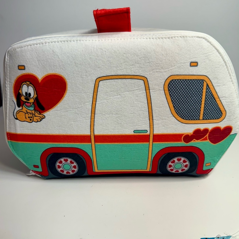 NWT. Disney Pluto Plush Vet Set is an 11-piece play set. Disney Junior - Picture 10 of 16